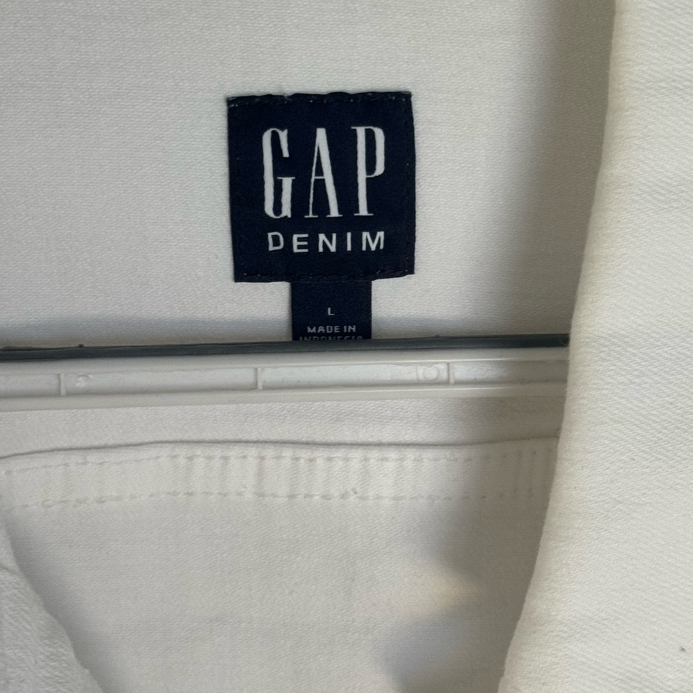 GAP White Denim Jacket - Women's Button-Front Jean Jacket - Picture 2 of 3